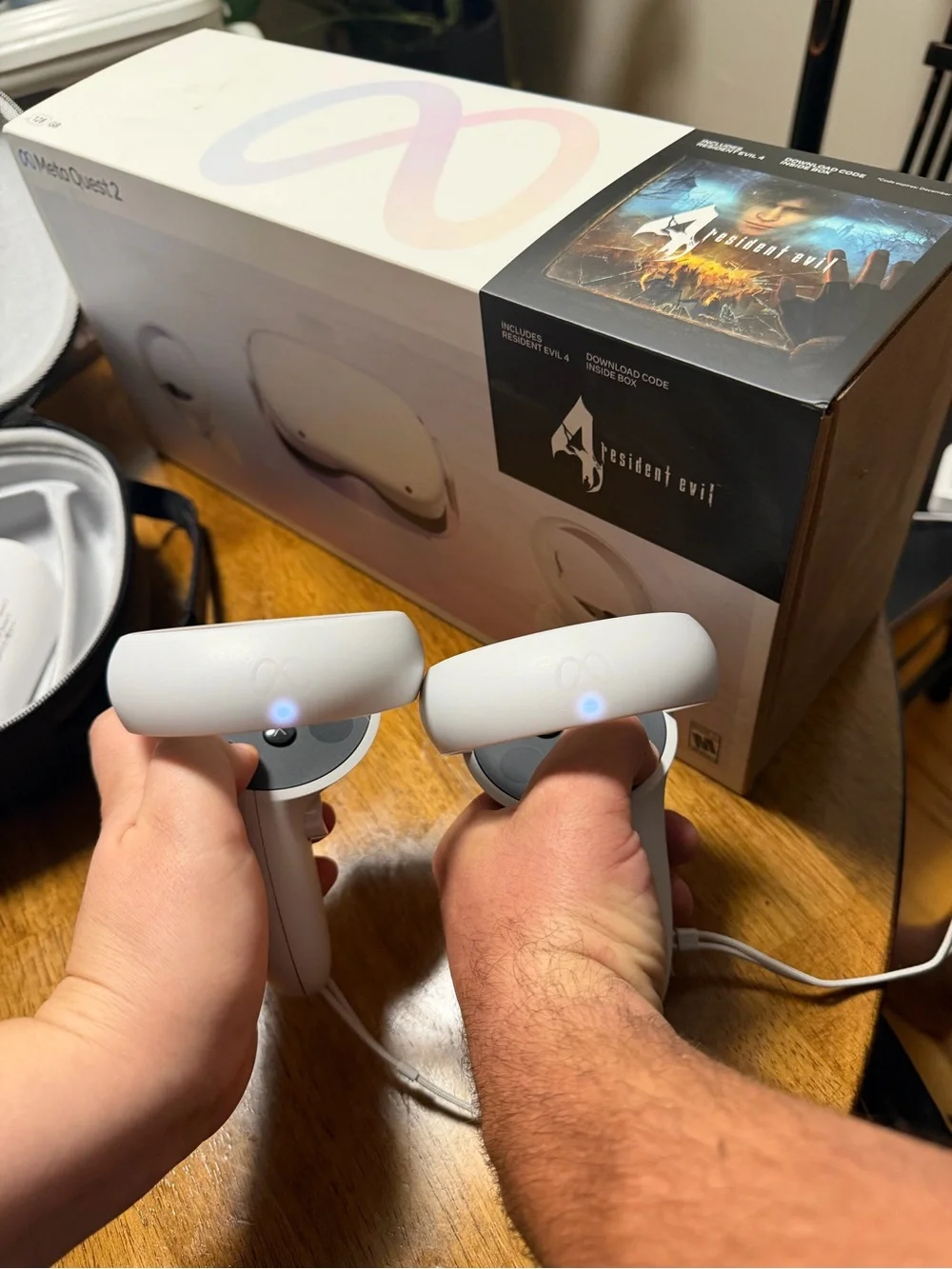 Oculus Quest 2 All-in-One VR Headset with White Controllers